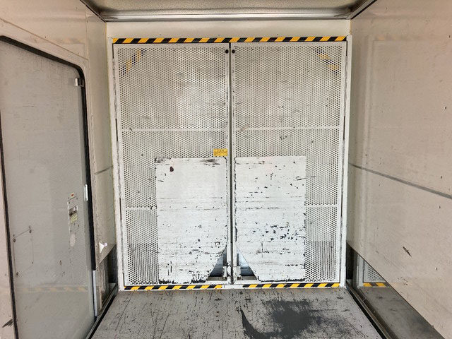 いすゞエルフパネルバン小型（2t・3t）[写真15]