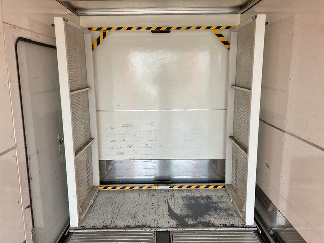 いすゞエルフパネルバン小型（2t・3t）[写真16]