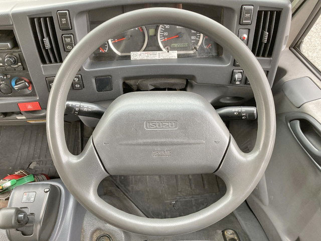 いすゞエルフパネルバン小型（2t・3t）[写真37]
