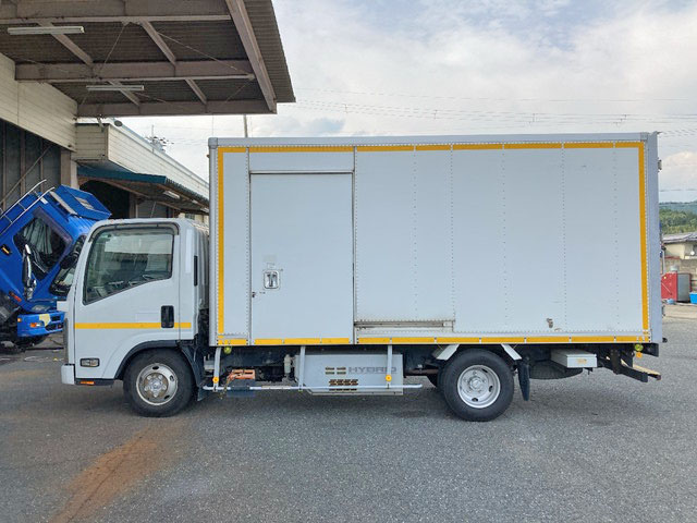 いすゞエルフパネルバン小型（2t・3t）[写真05]