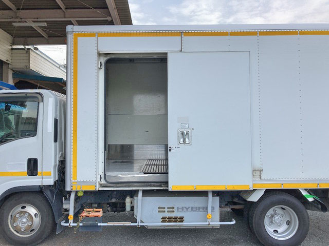 いすゞエルフパネルバン小型（2t・3t）[写真06]