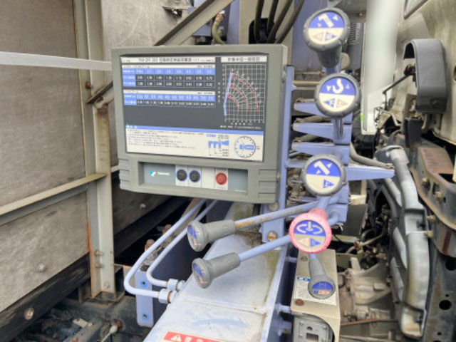 日野レンジャークレーン3段中型（4t）[写真10]