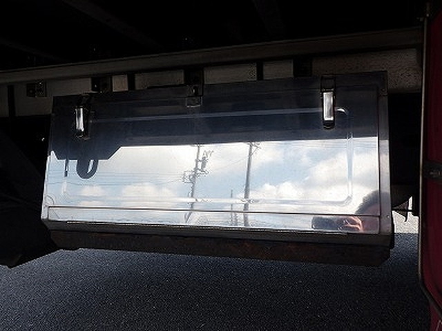 いすゞフォワードアルミウイング中型（4t）[写真20]