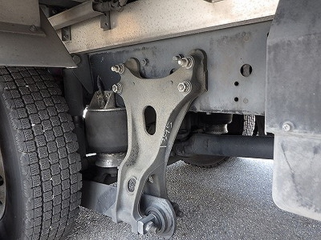 いすゞフォワードアルミウイング中型（4t）[写真26]