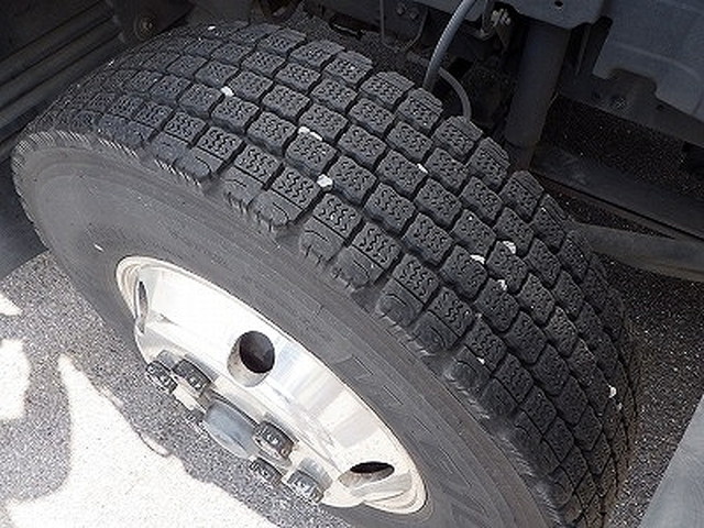 いすゞフォワードアルミウイング中型（4t）[写真28]