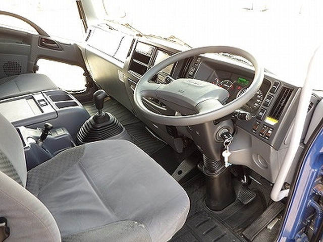 いすゞフォワードアルミウイング中型（4t）[写真31]