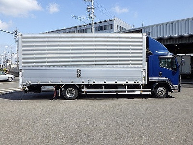 いすゞフォワードアルミウイング中型（4t）[写真06]