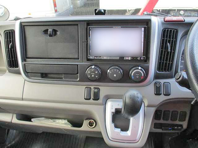 三菱ふそうキャンターアルミバン小型（2t・3t）[写真12]