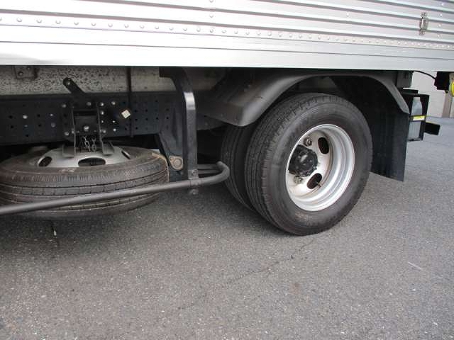 三菱ふそうキャンターアルミバン小型（2t・3t）[写真09]