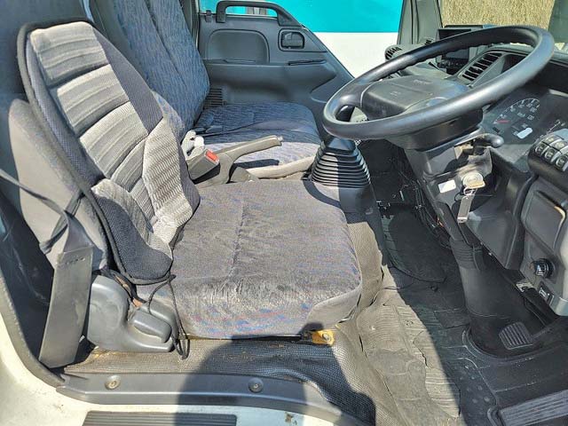 いすゞエルフ冷凍車（冷蔵車）小型（2t・3t）[写真15]