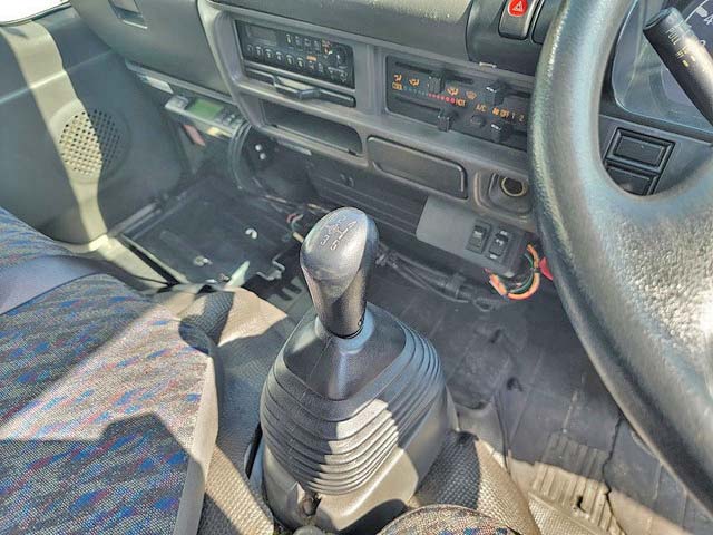 いすゞエルフ冷凍車（冷蔵車）小型（2t・3t）[写真16]