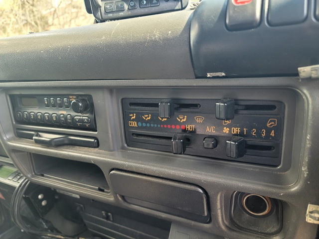 いすゞエルフ冷凍車（冷蔵車）小型（2t・3t）[写真17]