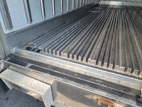 いすゞエルフ冷凍車（冷蔵車）小型（2t・3t）[写真06]