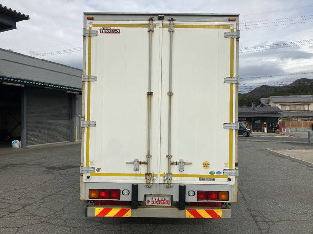 いすゞギガアルミウイング大型（10t）[写真10]