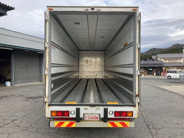 いすゞギガアルミウイング大型（10t）[写真11]