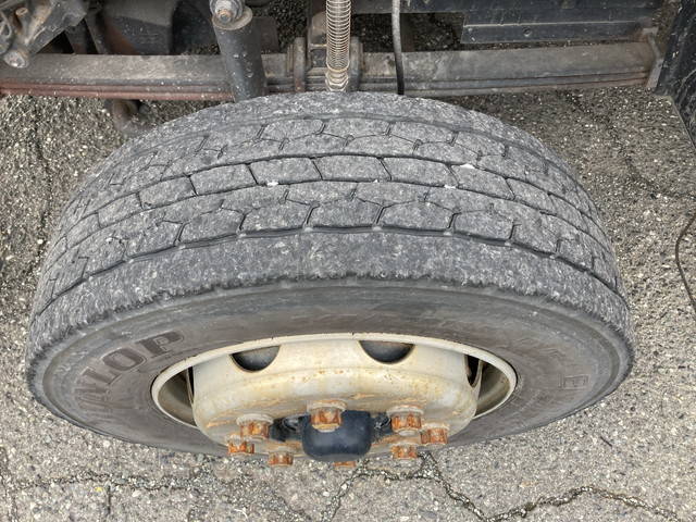 いすゞギガアルミウイング大型（10t）[写真20]