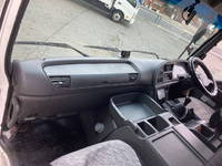 いすゞギガアルミウイング大型（10t）[写真32]