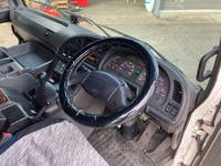 いすゞギガアルミウイング大型（10t）[写真33]