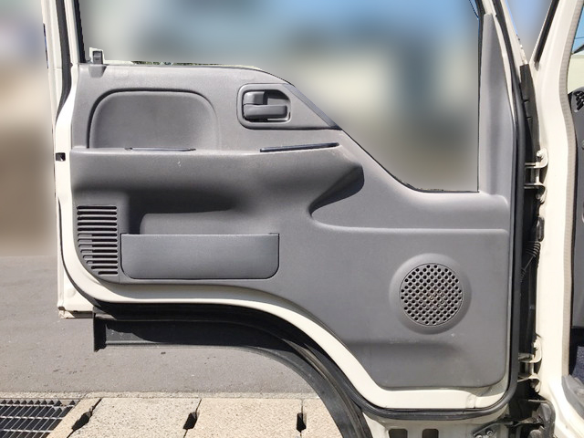 いすゞエルフ冷凍車（冷蔵車）小型（2t・3t）[写真23]