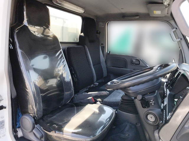 いすゞエルフ冷凍車（冷蔵車）小型（2t・3t）[写真26]