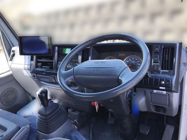 いすゞエルフ冷凍車（冷蔵車）小型（2t・3t）[写真28]