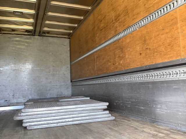 いすゞフォワードアルミウイング中型（4t）[写真10]