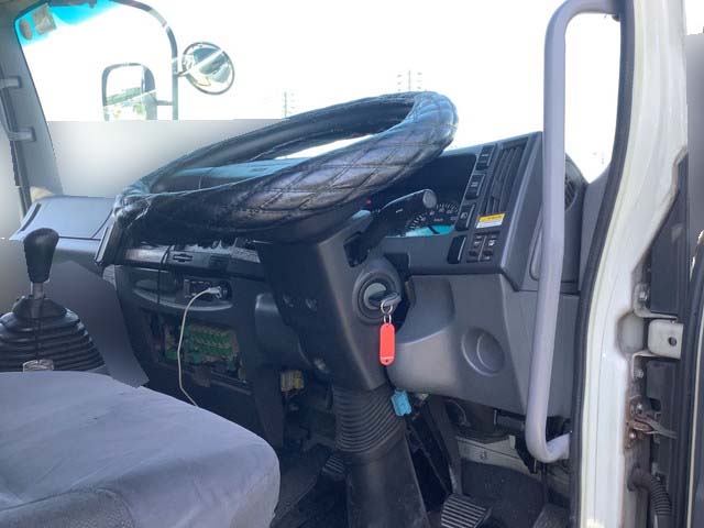 いすゞフォワードアルミウイング中型（4t）[写真31]