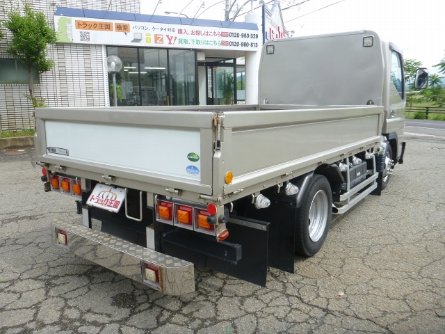 三菱ふそうキャンターガッツ平ボディ小型（2t・3t）[写真02]