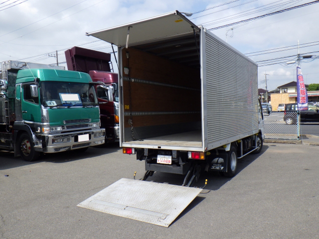 いすゞエルフアルミバン小型（2t・3t）[写真02]