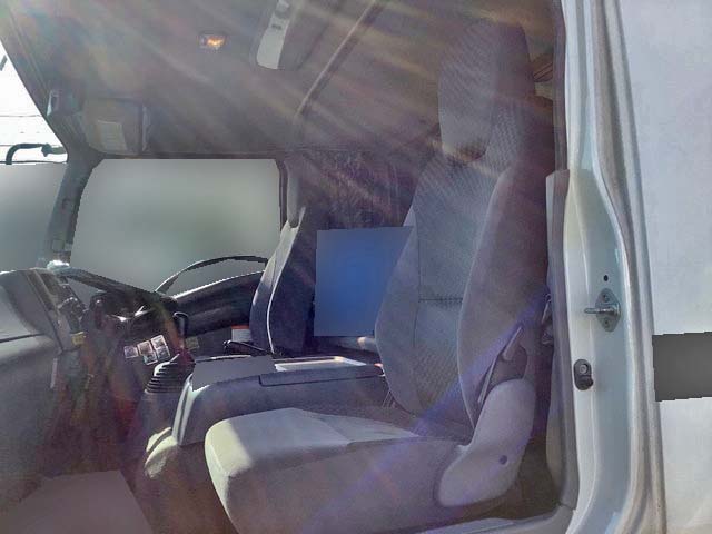 いすゞフォワードアルミウイング中型（4t）[写真21]