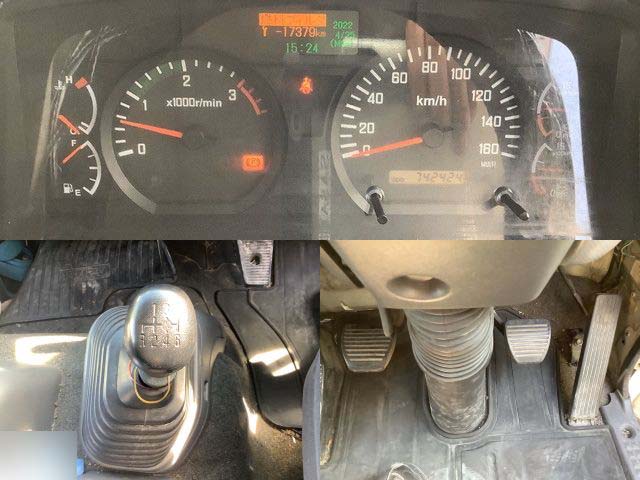 いすゞフォワードアルミウイング中型（4t）[写真26]