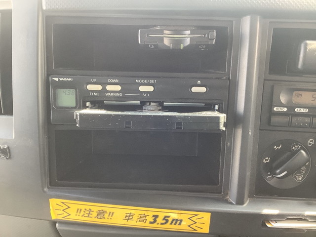 いすゞフォワードアルミウイング中型（4t）[写真28]