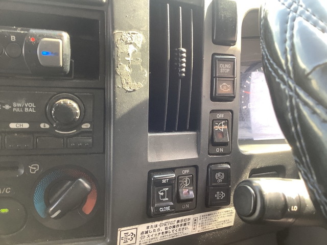 いすゞフォワードアルミウイング中型（4t）[写真29]