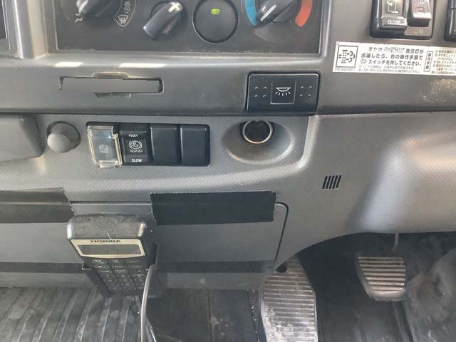 いすゞフォワードアルミウイング中型（4t）[写真30]