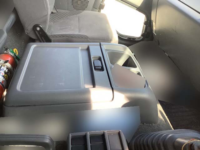 いすゞフォワードアルミウイング中型（4t）[写真31]