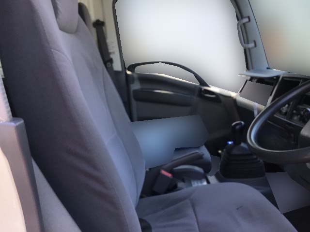 いすゞエルフアルミバン小型（2t・3t）[写真18]