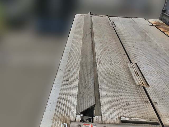 いすゞエルフアルミバン小型（2t・3t）[写真09]