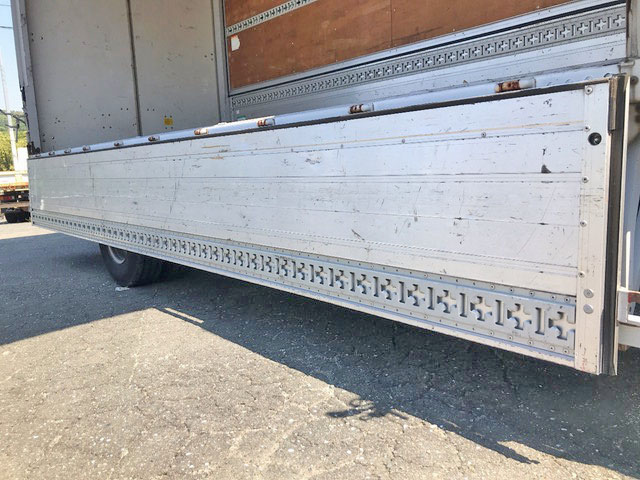 いすゞエルフアルミウイング小型（2t・3t）[写真18]