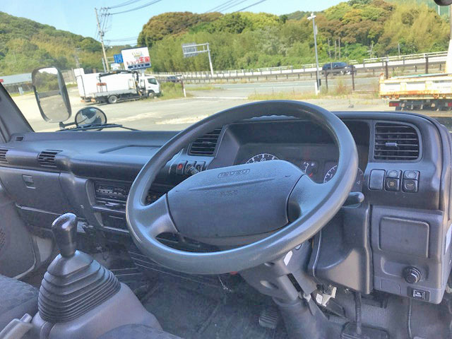 いすゞエルフアルミウイング小型（2t・3t）[写真35]