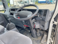 いすゞエルフアルミブロック小型（2t・3t）[写真35]