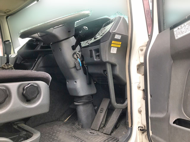 三菱ふそうスーパーグレートパネルウイング大型（10t）[写真30]