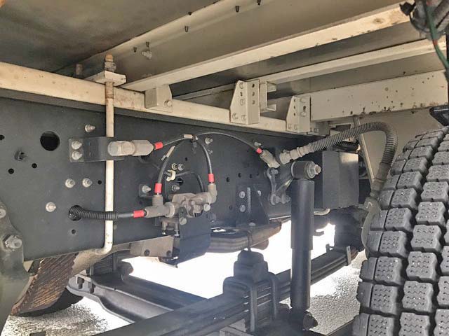 いすゞギガアルミウイング大型（10t）[写真12]