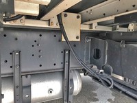 いすゞギガアルミウイング大型（10t）[写真13]