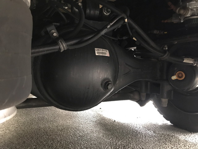 いすゞギガアルミウイング大型（10t）[写真15]