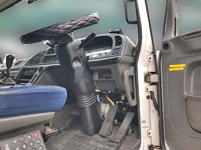 いすゞギガアルミウイング大型（10t）[写真23]