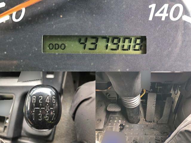 いすゞギガアルミウイング大型（10t）[写真27]