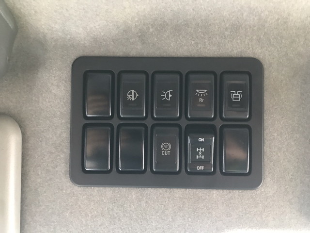 いすゞギガアルミウイング大型（10t）[写真33]