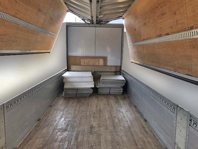 いすゞギガアルミウイング大型（10t）[写真06]