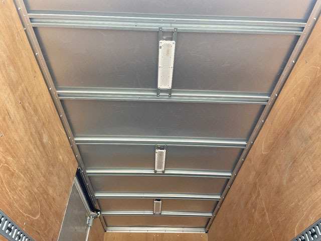 三菱ふそうキャンターパネルバン小型（2t・3t）[写真10]