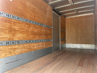 三菱ふそうキャンターパネルバン小型（2t・3t）[写真11]